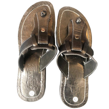 Ngaye Sandals: T-Flip (Brown)